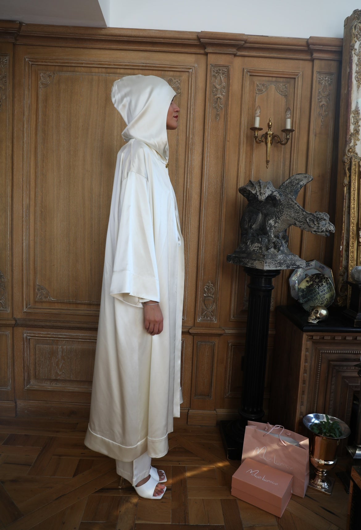 GENEVIEVE cape