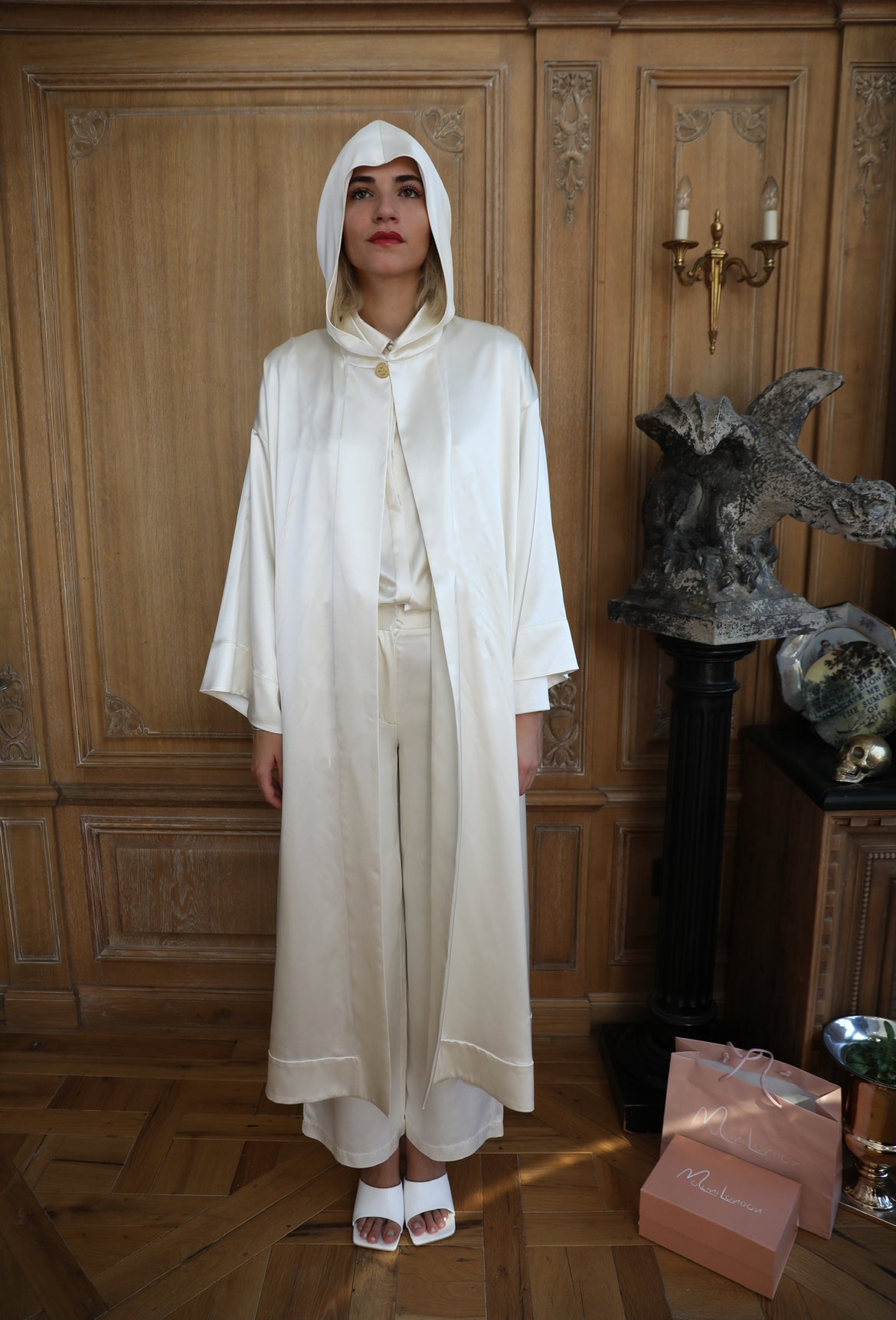 GENEVIEVE cape